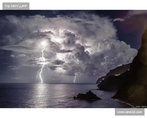 雷电交织的天际与大自然的神秘力量探秘 雷电交织的天际与大自然的神秘力量探秘